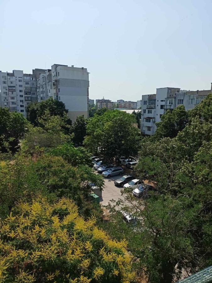 Appartamento Welcome To Daisy Sunny Place! Varna Esterno foto